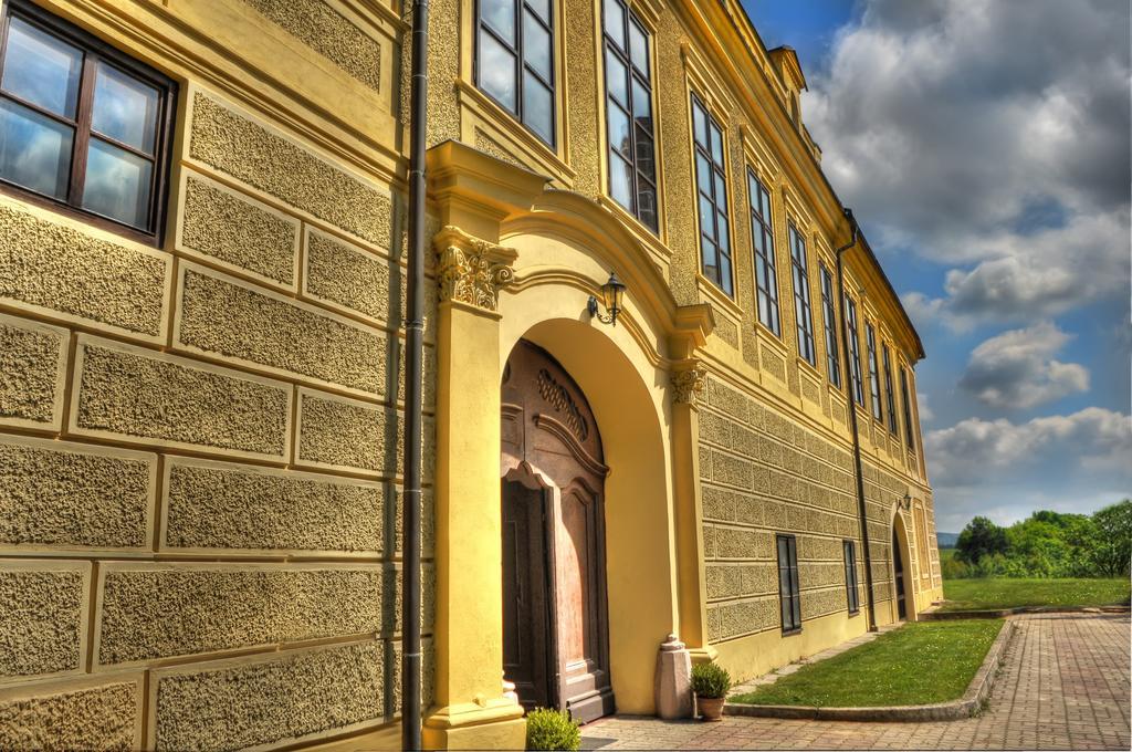 Chateau Hostacov Hotel Luaran gambar